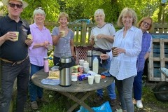 Feeding-the-workers-on-Volunteer-day